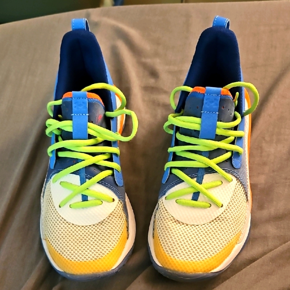 6.5Y UNDER ARMOUR SC Kids' Blue and Yellow Athletic Shoes